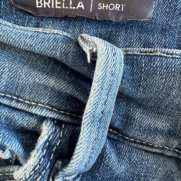 NYDJ- all over stretch denim shorts - Picture 2 of 4